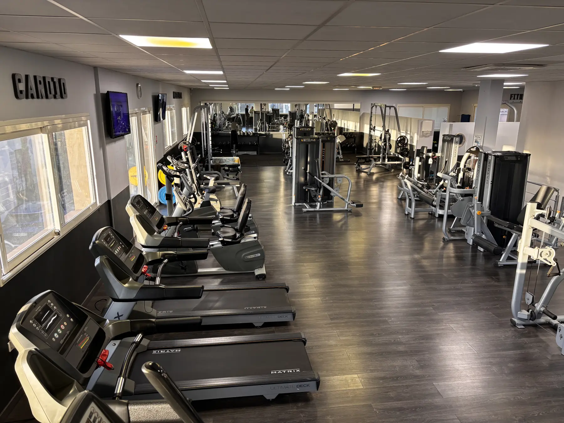 Large vue du plateau d’entraînement de SP Fitness